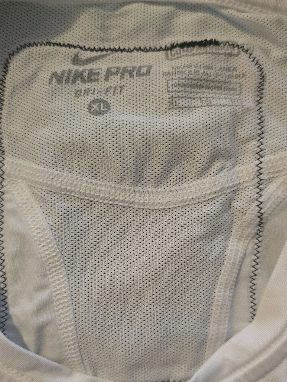 Nike Pro Dri-FIT Sleeveless Compression Tank In White Size XL